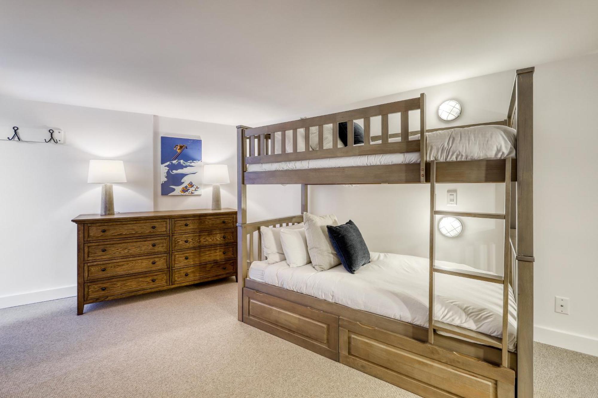 The Marquise Whistler Quarto foto